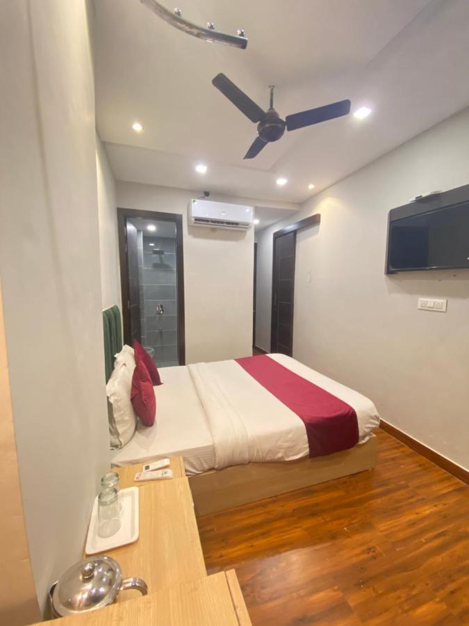 Hotel 56 - 200 Meter From Golden Temple Amritsar Exterior photo